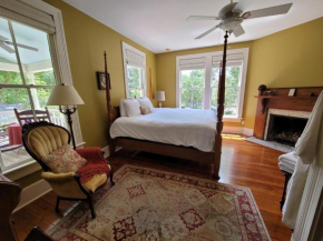 The Camellia Rose Inn- King Room